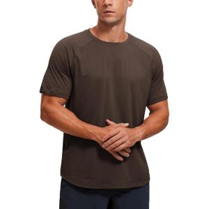 CRZ YOGA Texture Workout Shirts for Men – Lightweight Crewneck Running Athletic T-Shirts Short Sleeve Gym Tops(Hot Fudge Brown)